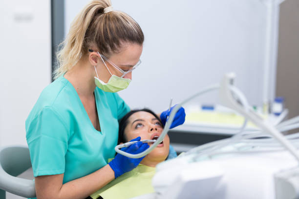 Best Walk-In Emergency Dental Services in Uvalde Estates, TX